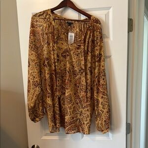 NWT. Torrid Paisley Print Blouse
